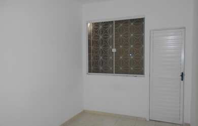 Imagem: A casa possui 2 Dormitórios, 1 Banheiro, 35m² de Área, Varanda