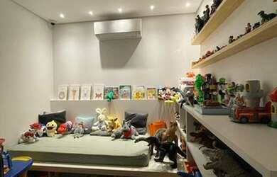 Imagem: A casa em condomínio possui 4 Dormitórios, 5 Banheiros, 3