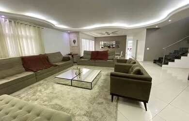 Imagem: A casa em condomínio possui 4 Dormitórios, 5 Banheiros, 4