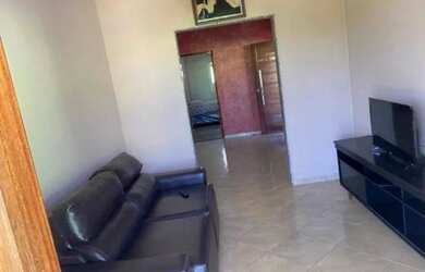 Imagem: A casa possui 2 Dormitórios, 1 Banheiro, 1 Vaga na garagem