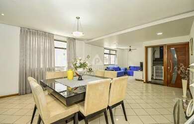 Imagem: A casa em condomínio possui 4 Dormitórios, 4 Banheiros, 4