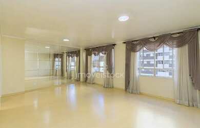 Imagem: O apartamento possui 4 Dormitórios, 3 Banheiros, 2 Vagas na