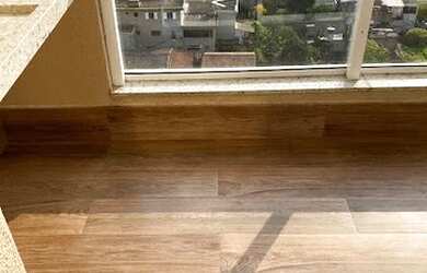 Imagem: O apartamento possui 3 Dormitórios, 1 Banheiro, 2 Vagas na