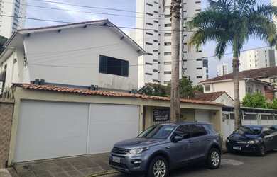 Imagem: A casa possui 3 Dormitórios, 3 Banheiros, 2 Vagas na garagem
