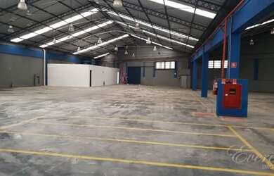 Imagem: O depósito possui 5 Vagas na garagem, 1.543m² de Área e