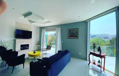 Imagem: A casa em condomínio possui 3 Dormitórios, 4 Banheiros, 4