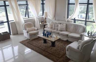 Imagem: O apartamento possui 4 Dormitórios, 4 Banheiros, 3 Vagas na