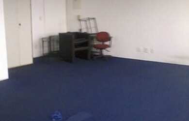 Imagem: O depósito possui 1 Vaga na garagem, 30m² de Área e está