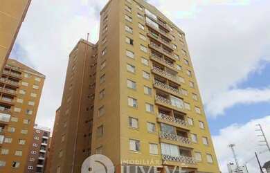 Imagem: O apartamento possui 2 Dormitórios, 2 Banheiros, 1 Vaga na