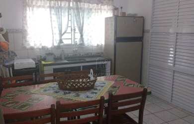 Imagem: A casa possui 2 Dormitórios, 1 Banheiro, 3 Vagas na garagem