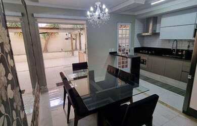 Imagem: A casa em condomínio possui 2 Dormitórios, 2 Banheiros, 68m²