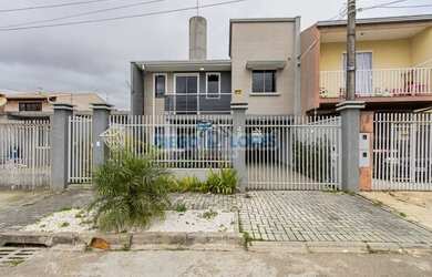 Imagem: A casa possui 3 Dormitórios, 4 Banheiros, 2 Vagas na garagem