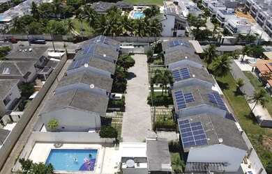 Imagem: A casa em condomínio possui 3 Dormitórios, 3 Banheiros, 2