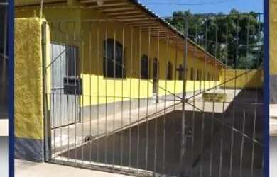 Imagem: A casa possui 5 Dormitórios, 3 Banheiros, 3 Vagas na garagem