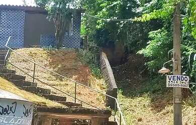 Imagem: A casa possui 2 Dormitórios, 1 Banheiro e está localizado