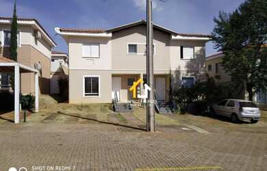 Imagem: A casa em condomínio possui 4 Dormitórios, 4 Banheiros, 2