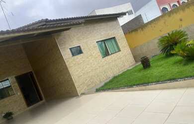 Imagem: A casa à venda possui 3 Dormitórios, 2 Banheiros, 1 Vaga na