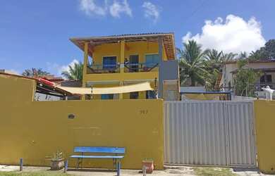 Imagem: A casa possui 4 Dormitórios, 4 Banheiros, 3 Vagas na garagem