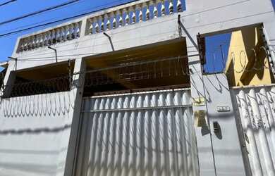 Imagem: A casa possui 4 Dormitórios, 3 Banheiros, Imóvel novo e está