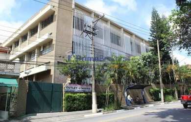 Imagem: O depósito possui 5 Vagas na garagem, 8.813m² de Área e