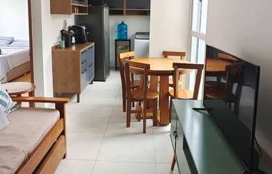 Imagem: O apartamento possui 2 Dormitórios, 1 Banheiro, 1 Vaga na garagem