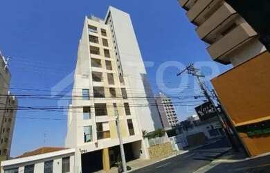 Imagem: O apartamento possui 1 Dormitório, 1 Banheiro, 1 Vaga na garagem