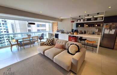 Imagem: O apartamento possui 2 Dormitórios, 2 Banheiros, 2 Vagas na