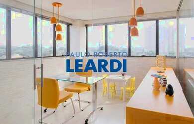 Imagem: O depósito possui 1 Vaga na garagem e 60m² de Área e está