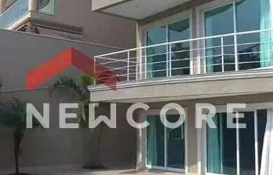 Imagem: A casa em condomínio possui 4 Dormitórios, 5 Banheiros, 4