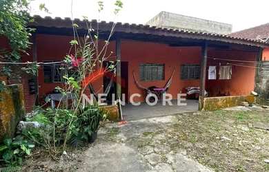 Imagem: A casa possui 1 Dormitório, 1 Banheiro, 5 Vagas na garagem