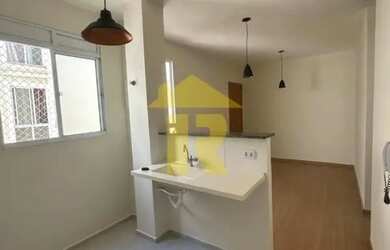 Imagem: O apartamento possui 2 Dormitórios, 1 Banheiro, 1 Vaga na garagem