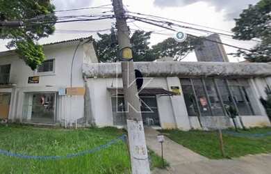 Imagem: O depósito possui 5 Vagas na garagem, 853m² de Área e está