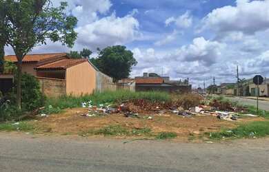 Imagem: O terreno possui 362m² de Área e está localizado em Parque