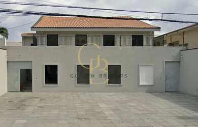 Imagem: O depósito possui 5 Vagas na garagem e 695m² de Área e está