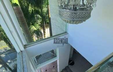 Imagem: A casa em condomínio possui 5 Dormitórios, 5 Banheiros, 4