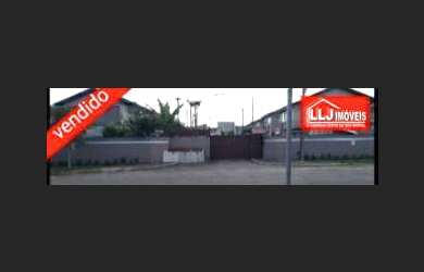 Imagem: A casa possui 3 Dormitórios, 1 Banheiro, 1 Vaga na garagem