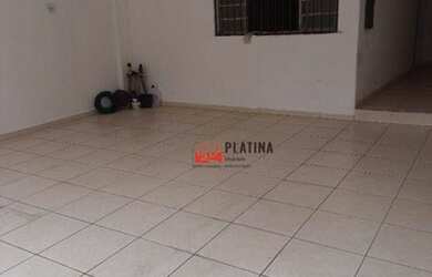 Imagem: A casa possui 2 Dormitórios, 2 Banheiros, 2 Vagas na garagem