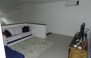 Imagem: A casa em condomínio possui 5 Dormitórios, 5 Banheiros, 4