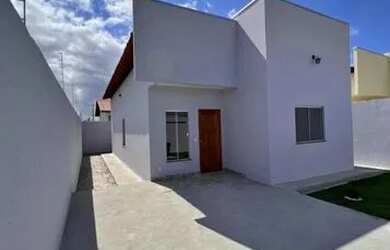 Imagem: A casa possui 2 Dormitórios, 2 Banheiros e está localizado