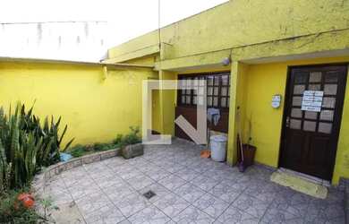 Imagem: A casa possui 1 Dormitório, 3 Banheiros, 2 Vagas na garagem