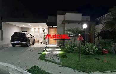 Imagem: A casa em condomínio possui 3 Dormitórios, 4 Banheiros, 3