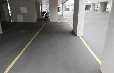 Imagem: O apartamento possui 2 Dormitórios, 1 Banheiro, 2 Vagas na