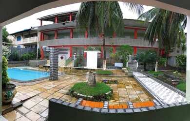 Imagem: A casa possui 5 Dormitórios, 5 Vagas na garagem e está localizado