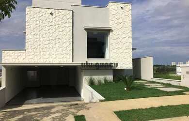 Imagem: A casa em condomínio possui 2 Dormitórios, 3 Banheiros, 5