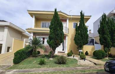Imagem: A casa em condomínio possui 3 Dormitórios, 3 Banheiros, 5