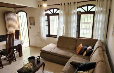 Imagem: A casa possui 3 Dormitórios, 78m² de Área e está localizado