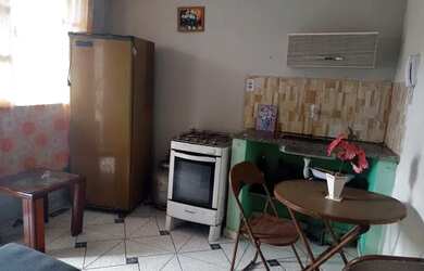 Imagem: A casa possui 1 Dormitório, 1 Banheiro, 1 Vaga na garagem