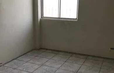 Imagem: O apartamento possui 3 Dormitórios, 1 Banheiro, 1 Vaga na garagem