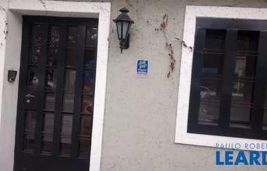 Imagem: O depósito possui 5 Vagas na garagem, 300m² de Área e está