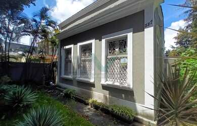 Imagem: A casa possui 5 Dormitórios, 5 Banheiros, 5 Vagas na garagem